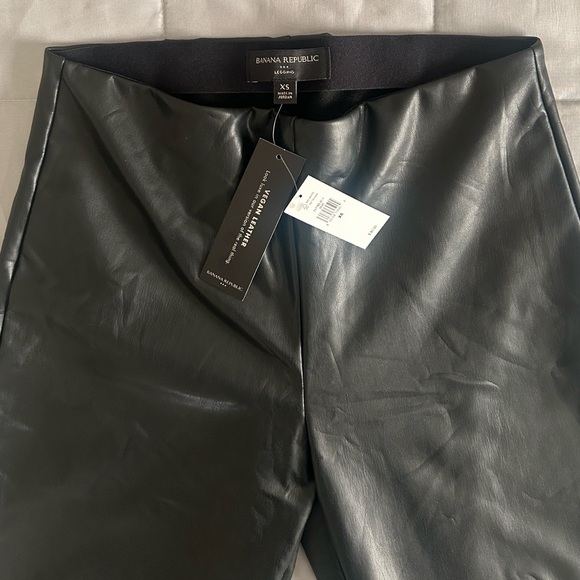 NWT Banana Republic Black Vegan Leather Leggings - Picture 6 of 6